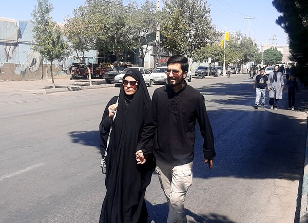 جاماندگان اربعین حسینی در  راهپیمایی حرم تا حرم نیشابور 
