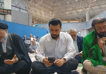 طنین دعای پرفیض عرفه در مصلی شهرستان محمودآباد