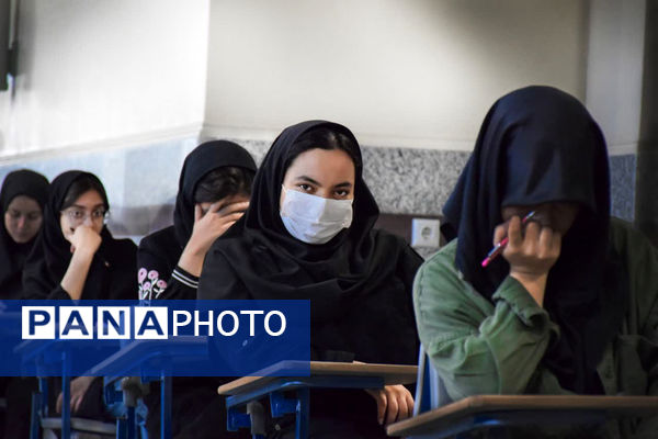 رقابت داوطلبان کنکور رشته تجربی در دانشگاه قم