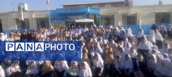 تجلیل  از پرستاران در دبستان سمیه 