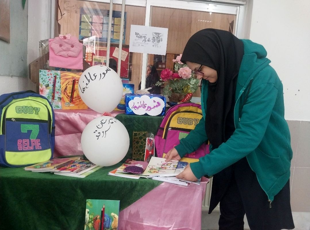 مراسم جشن عاطفه‌ها با یاد و خاطره شهید سید حسن نصرالله در دبیرستان میرزا جعفر سروقد