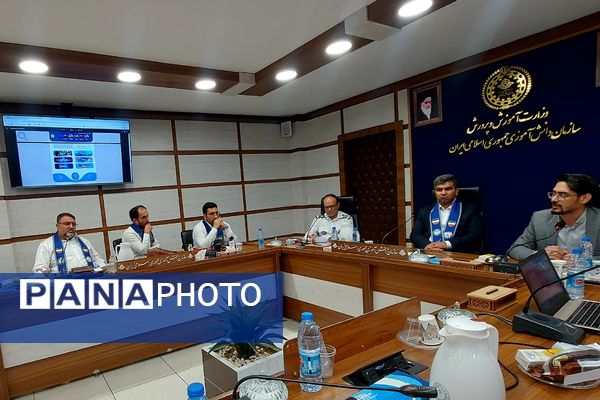 نشست فصلی و توان افزایی مأمورین و مسئولین سازمان دانش‌آموزی شهرستان‌های استان تهران 