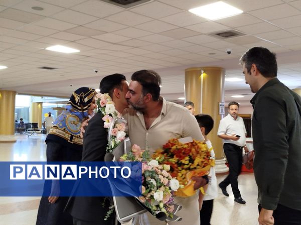 استقبال از دانش‌آموزان طلایی المپیاد جهانی زیست‌شناسی و ریاضی در مشهد