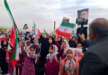 اجتماعی بزرگ بانوان زینبی مدافعان ولایت به مناسبت شهادت رهبری شهید امام خامنه ای و شهیدان جنگ رمضان در باشت