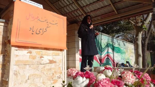 حضور جمعی از آتش‌نشانان در مدرسه شاهد شهید حمامی ناحیه شش مشهد