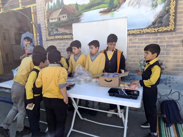 بازارچه کسب و کار دانش‌آموزی دبستان علی اکبر دهخدا  