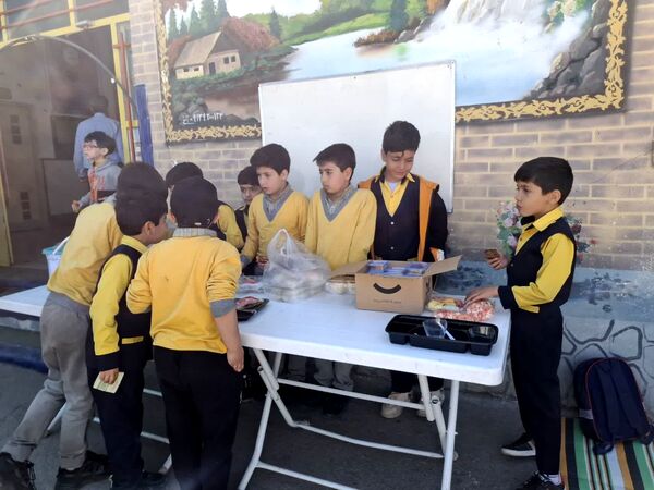 بازارچه کسب و کار دانش‌آموزی دبستان علی اکبر دهخدا  