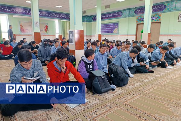 مراسم پرفیض زیارت عاشورا در دبیرستان‌ نمونه دولتی کاشانی‌پور فردیس