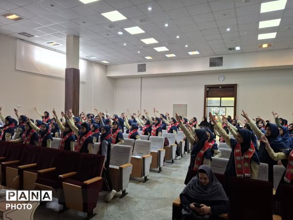 برگزاری مراسم یاوران انقلاب در دبستان آرمینه مصلی نژاد ناحیه ۶ مشهد 