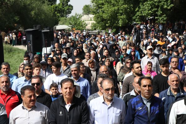 پیاده روی بزرگ خانوادگی در کرمانشاه 