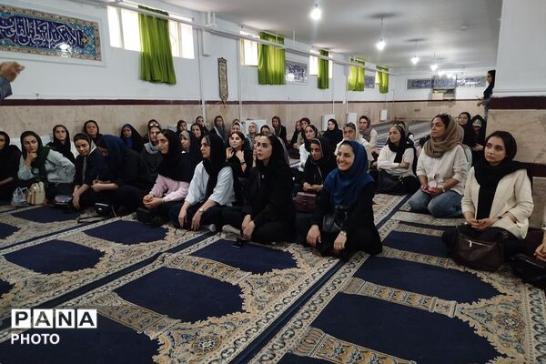 جلسه آموزش خانواده با محوریت فرزندپروری موفق در دبستان معصومیه
