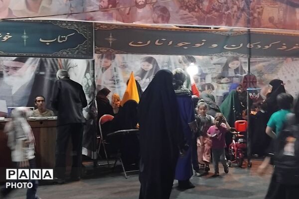 حضور پر رنگ مردم تهران در تجمعات شبانه