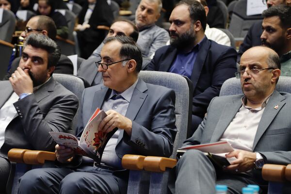 تجلیل از برگزیدگان ایثار با یاد شهدای شجره طیبه