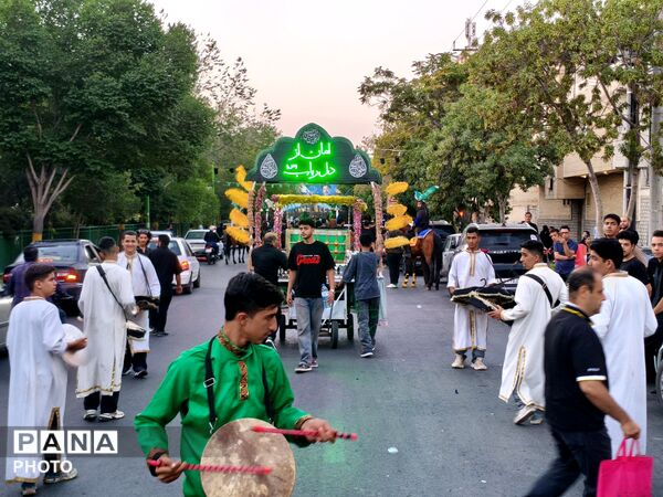  کاروان عظیم نوجوان کربلا در خیابان پروین 