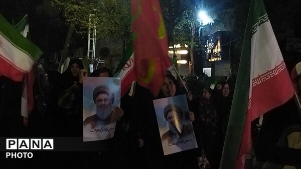 نیشابوری ها از پیر تا کودک در اجتماعات خیابانی