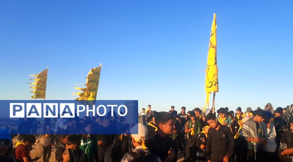  کاروان زائرین پیاده دانش‌آموزی در نیشابور