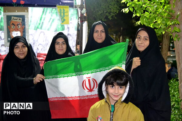 میدان‌داری دانش‌آموزان و دبیران دبیرستان امام حسین (ع) در موکب سفیران قرآن اردکان