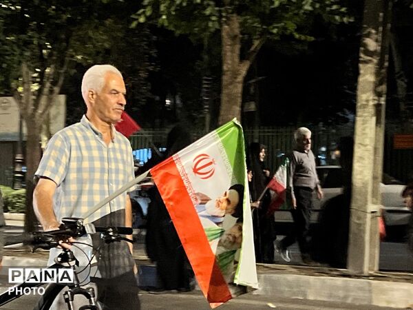 حضور باشکوه مردم کرج در صدوهفتمین شب از تجمعات مردمی