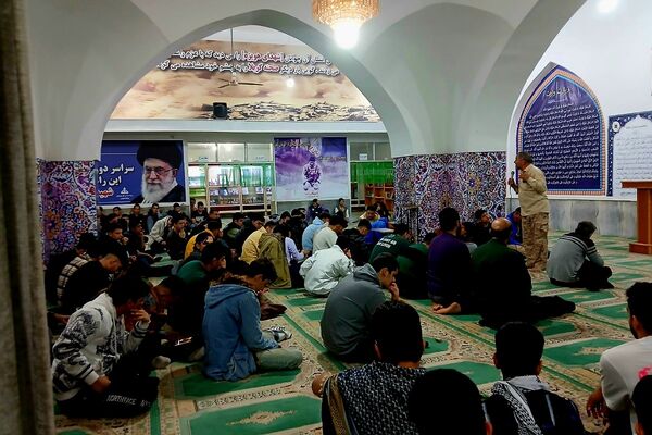 حضور دانش‌آموزان ناحیه دو شهرری در اردوی راهیان نور 