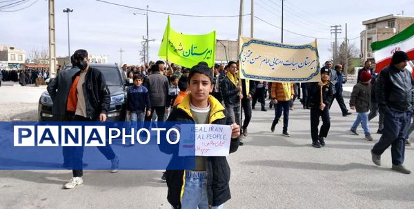 مردم خرم‌بید با حضور حماسی خود در راهپیمایی 22 بهمن دشمن را مأیوس کردند