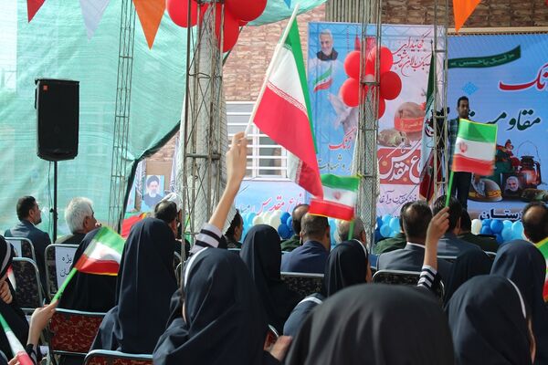 آیین نمادین نواختن زنگ آغاز تحصیلی در مدارس خوزستان