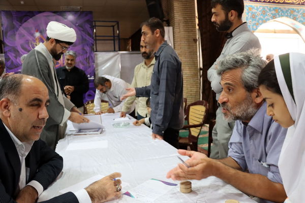 میز خدمت اداره کل آموزش و پرورش استان بوشهر در مصلی نماز جمعه بوشهر