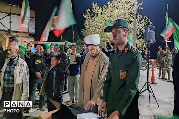 یک دنیا شاهد و مبهوت از حضور خیابانی مردم شهر بار