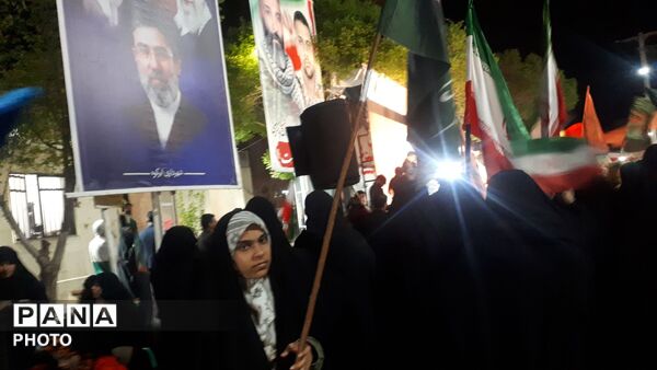 حضور پرشور پیشتازان سازمان دانش‌آموزی ابرکوه در تجمعات شبانه