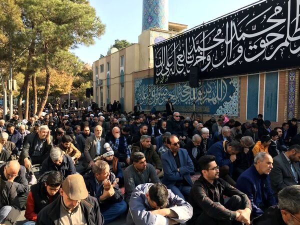 اقامه نماز باران در گلستان شهدا اصفهان به امامت  حضرت آیت‌ الله مهدوی