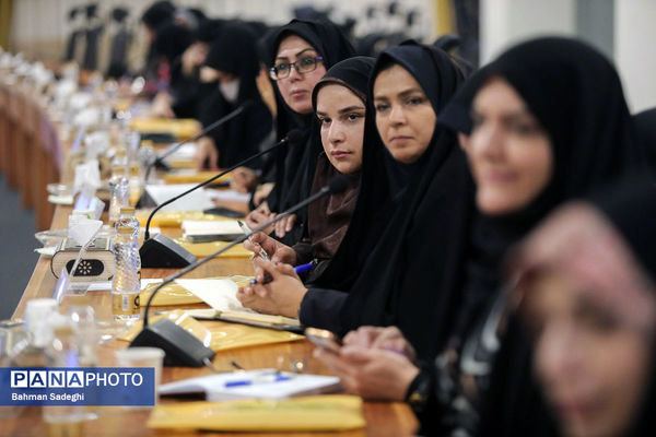  گردهمایی کارشناسان مسئول امور زنان و خانواده آموزش‌ و پرورش