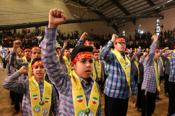 همایش «یاوران انقلاب، پیشتازان مقاومت» در قم-2