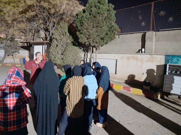 رصد ستارگان در مدرسه عزت طلایی