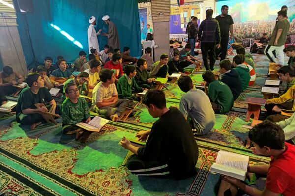 اعتکاف یعنی پاکی و صمیمیت 
