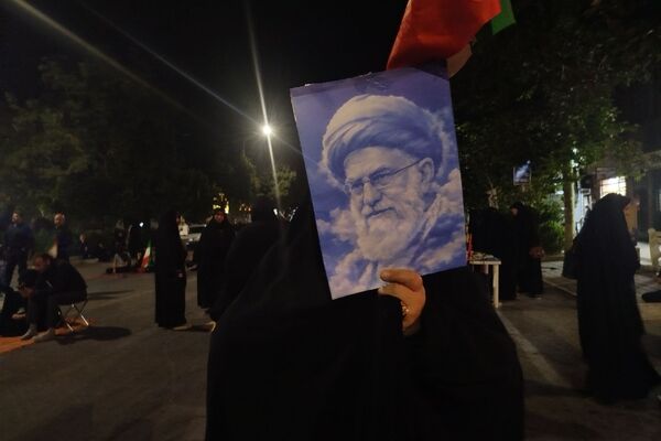 خیابان امام خمینی شهرستان نیشابور باز هم اجتماعات شبانه مردم این شهر را در برمی‌گیرد