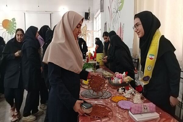 برپایی نمایشگاه و بازارچه کارو فناوری در دبیرستان شهید مجید دهنوی نیشابور