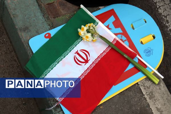 ٢٢ بهمن؛ روزى که دلها با قدم‌‌ها یکى میشود