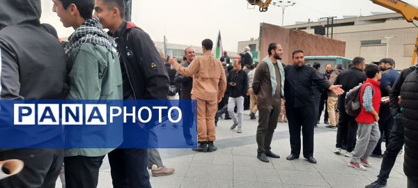 حضور پر شکوه مردم شهید پرور مشهد مقدس در عرصه میدان شهدا