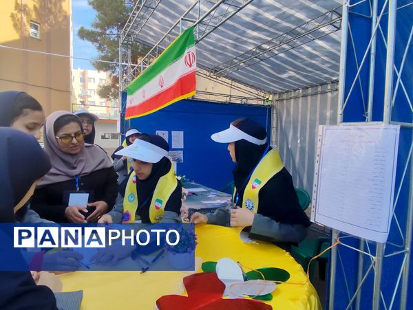  انتخابات شورای دانش‌آموزی در دبیرستان فرزانگان ۴ ناحیه ۷مشهد