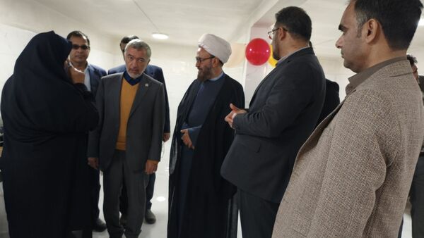 از دنیای دیجیتال تا مستطیل سبز؛ تحول دوجانبه در آموزشگاه نرجس