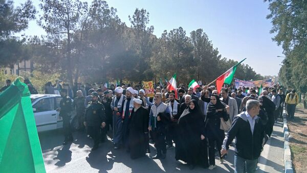 راهپیمایی 13 آبان دانش‌آموزان و مسئولین شهر مهستان