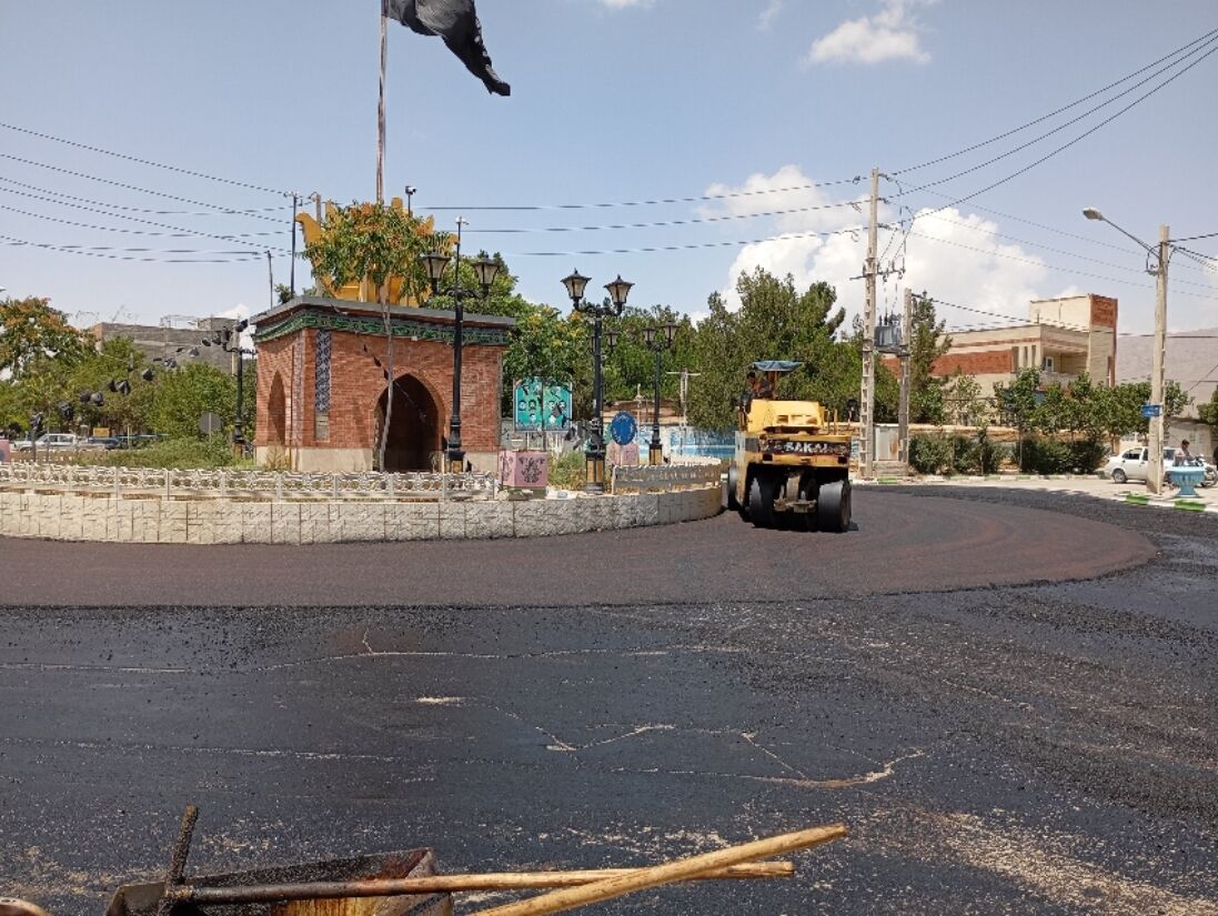 بازسازی آسفالت میدان اصلی شهر تیتکانلو 
