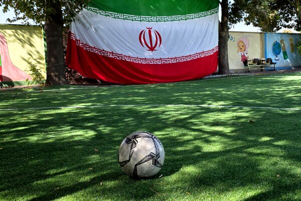 آیین افتتاحیه زمین چمن مصنوعی دبستان اسماعیل سامنی ناحیه ۲ بهارستان