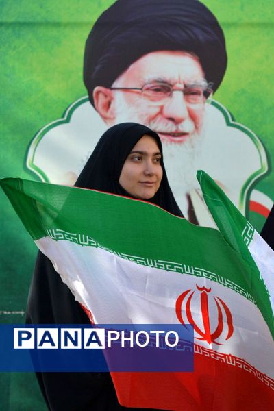 زیر پرچم ایران