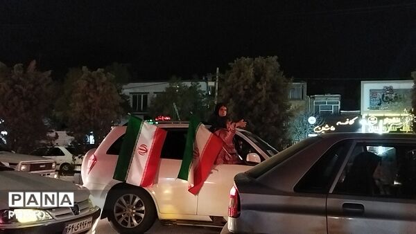 پرچم های ایران بر فراز بلوار فضل نیشابور قرار گرفت 