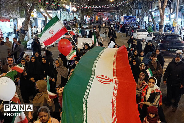  حضور فرهنگیان و دانش‌آموزان به‌مناسبت 12 فروردین ماه روز جمهوری اسلامی ایران 