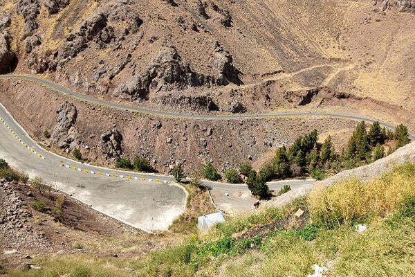 زیارتگاه امامزاده حسین اصغر در دل طبیعت زیبا در استان خراسان رضوی