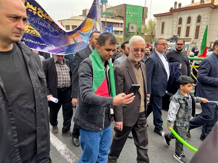 وزیر کشور در مراسم راهپیمایی روز جهانی قدس شرکت کرد