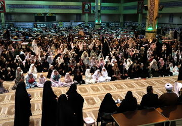 فصل شکوفایی معنوی اعتکاف دانش‌آموزان دختر اسلامشهر در فضای نورانی