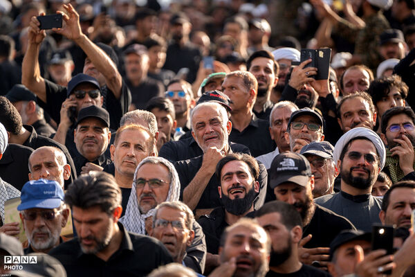 وداع با پیکر مطهر امام شهید امت در مصلای امام خمینی(ره)