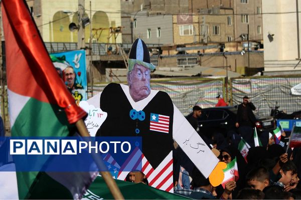 حضور پرشور دانش‌آموزان در راهپیمایی ۱۳آبان منطقه کهریزک 